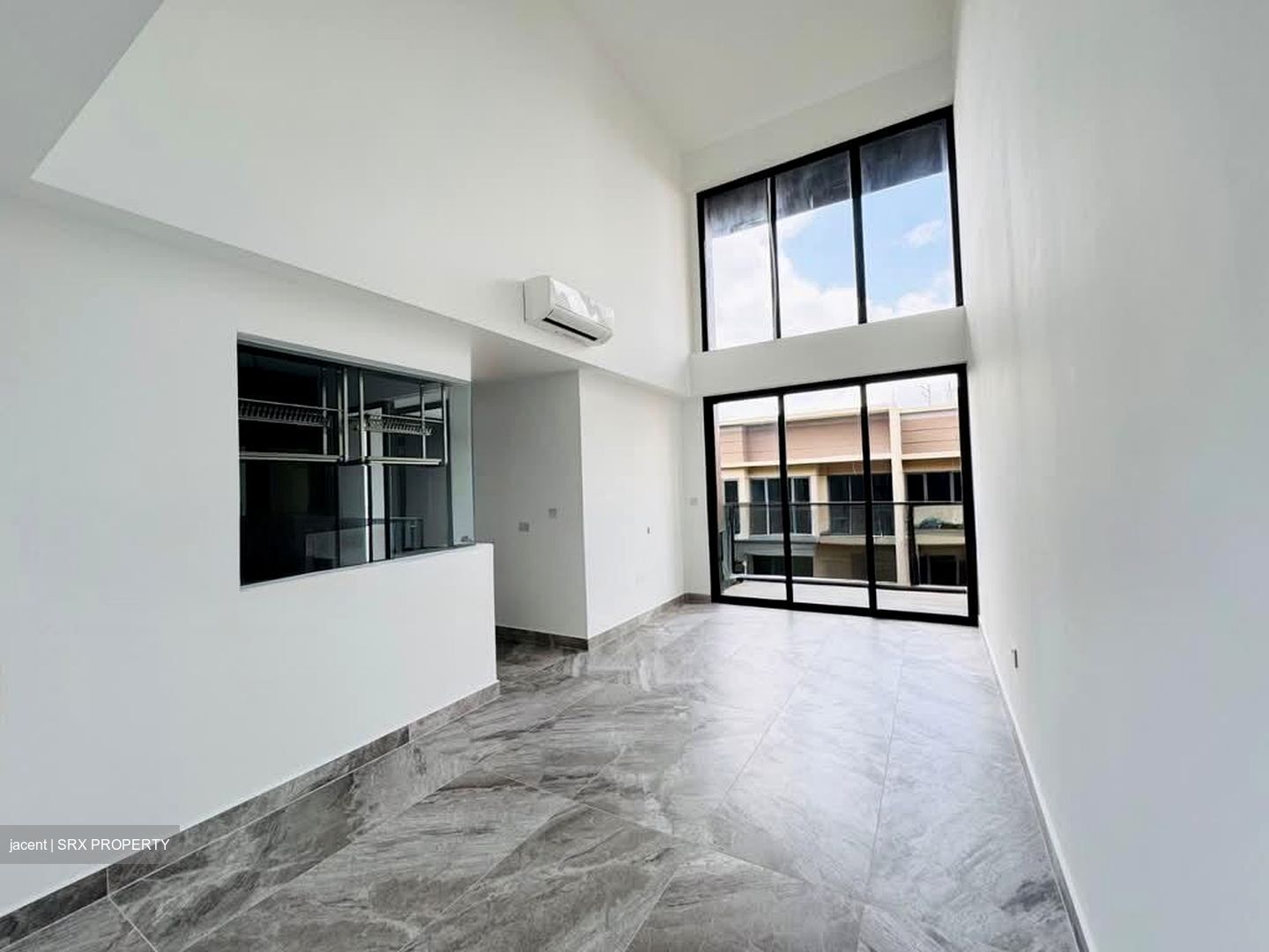 The Commodore (D27), Condominium #579347171